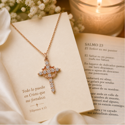 Collar con cruz cristiana