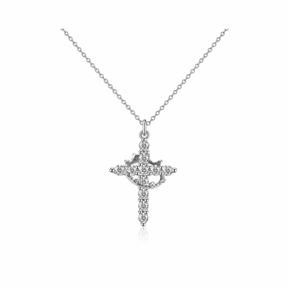 Collar con cruz cristiana